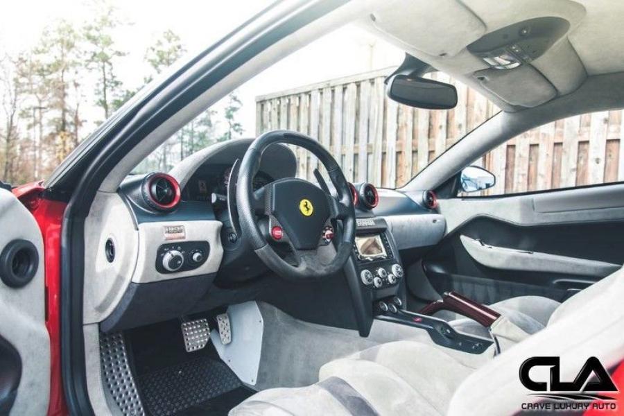 Интерьер Ferrari SP30 2012 года  (фото 69 из 117)
